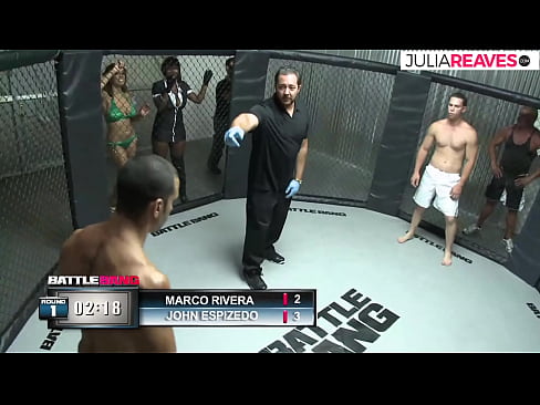 ❤️ Ultimate Fighter naai 'n nommer meisie direk na 'n geveg in die ring Pornovideo by ons