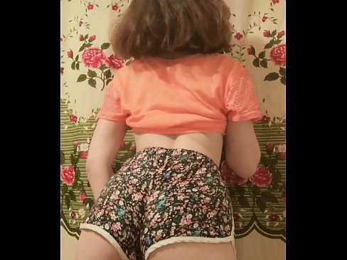 ❤️ Sexy jong baba wat haar kortbroek op kamera uittrek Pornovideo by ons