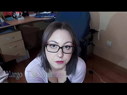 ❤️ Sexy meisie met bril suig dildo diep op kamera Pornovideo by ons